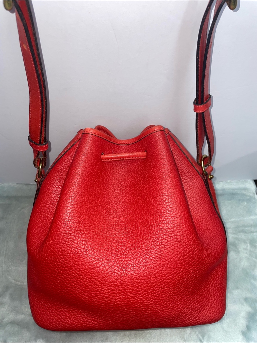 Vintage Dooney &  Bourke All Weather Leather Drawstring Bucket Bag - Picture 2 of 16
